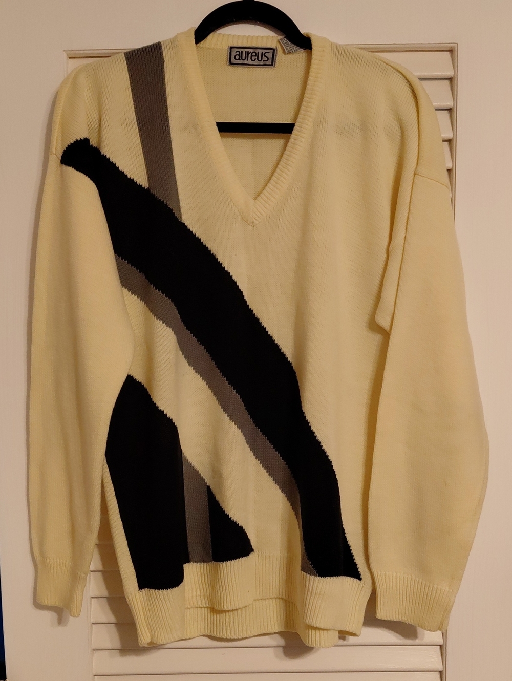 Vintage 1980s Aureus Size XL Yellow V-Neck Knit Pullover Sweater